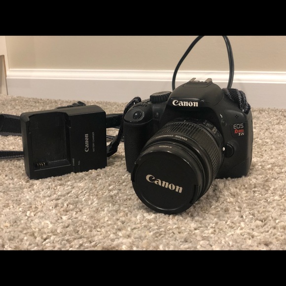 Canon EOS Rebel t2i camera body with 18-55mm lens - Picture 3 of 4